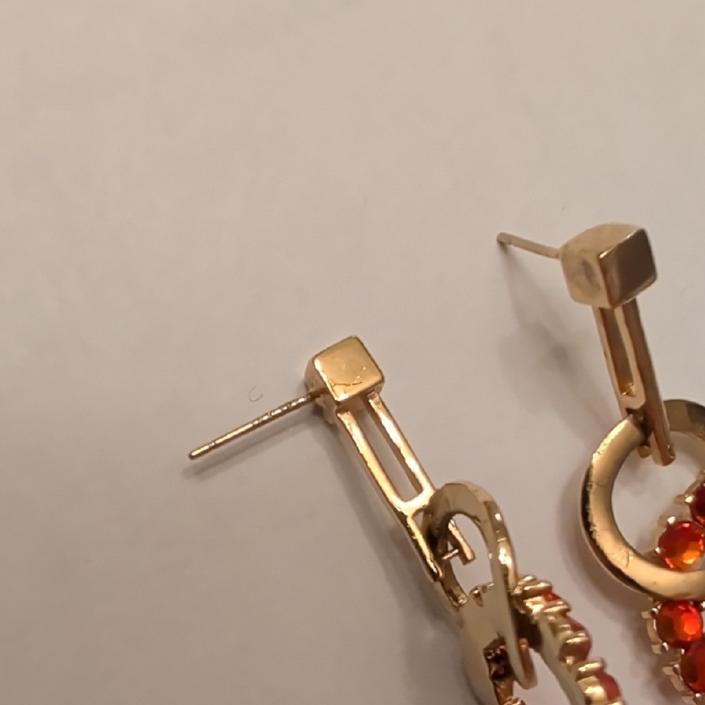 14k Posts Butler Gold Tone Dangle Earrings - Picture 4 of 4